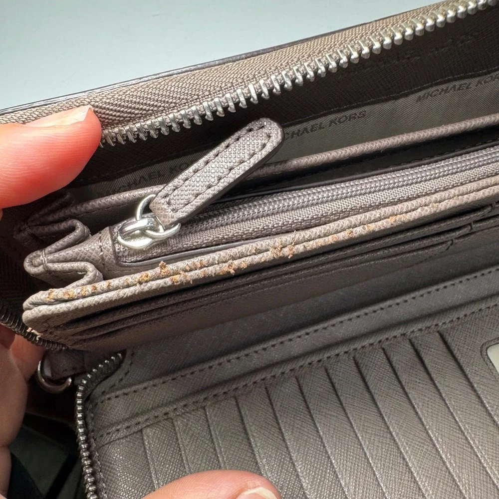 Michael Kors Saffiano Leather Zip Around Accordion Continental Wallet in‎ Taupe